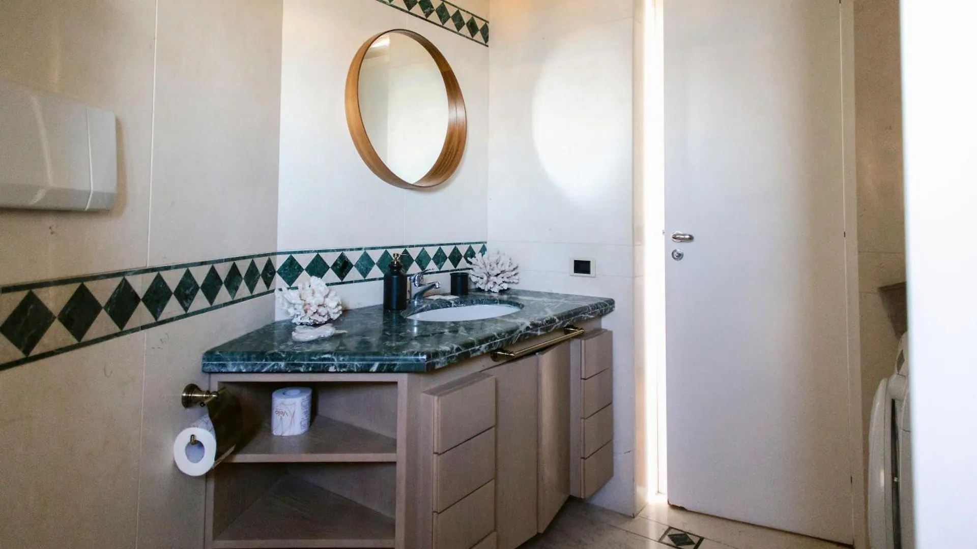 Luxury Eugy Suite - City Center & Seaview Bari Lejlighed