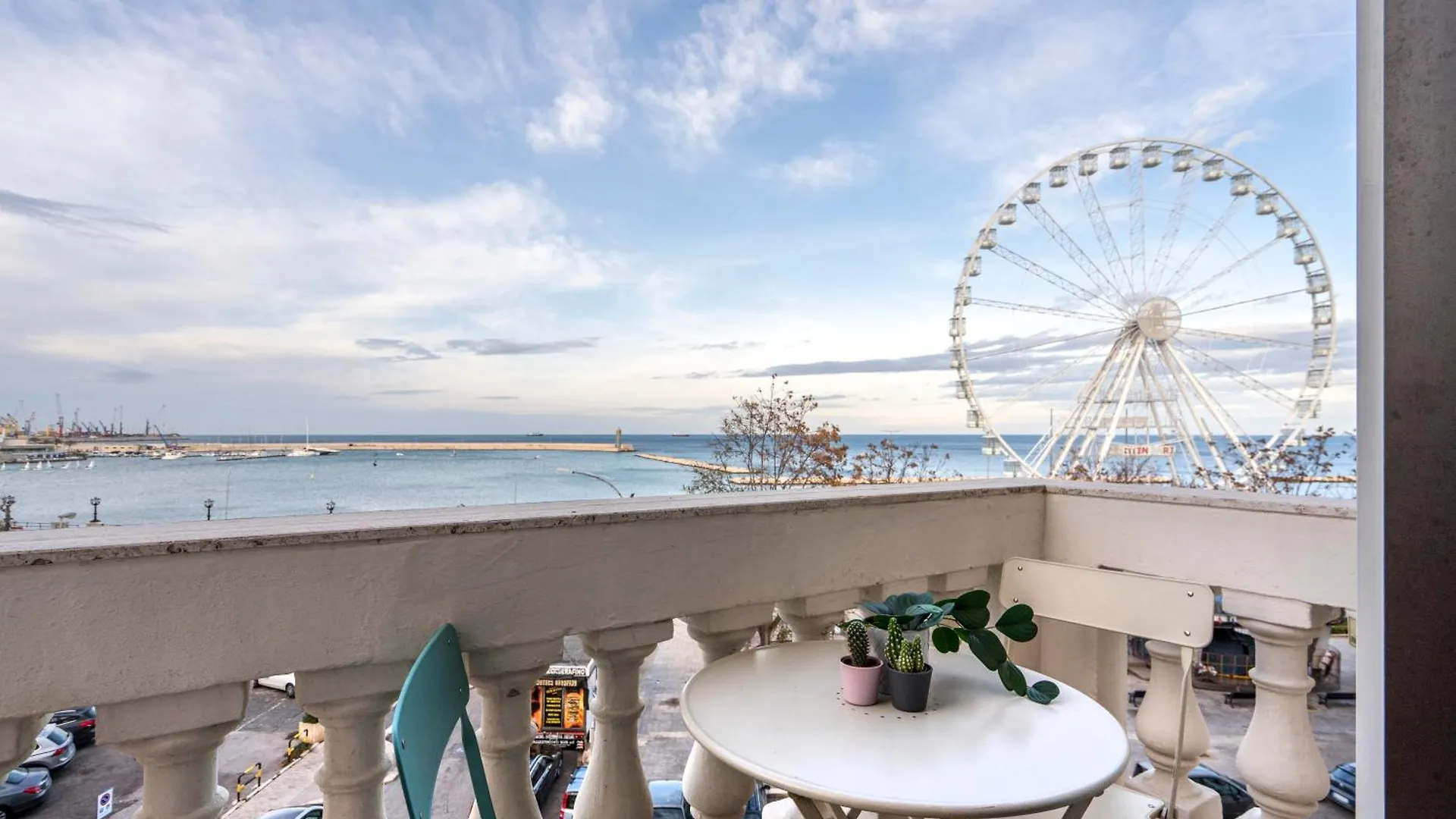 Luxury Eugy Suite - City Center & Seaview Bari 0*,