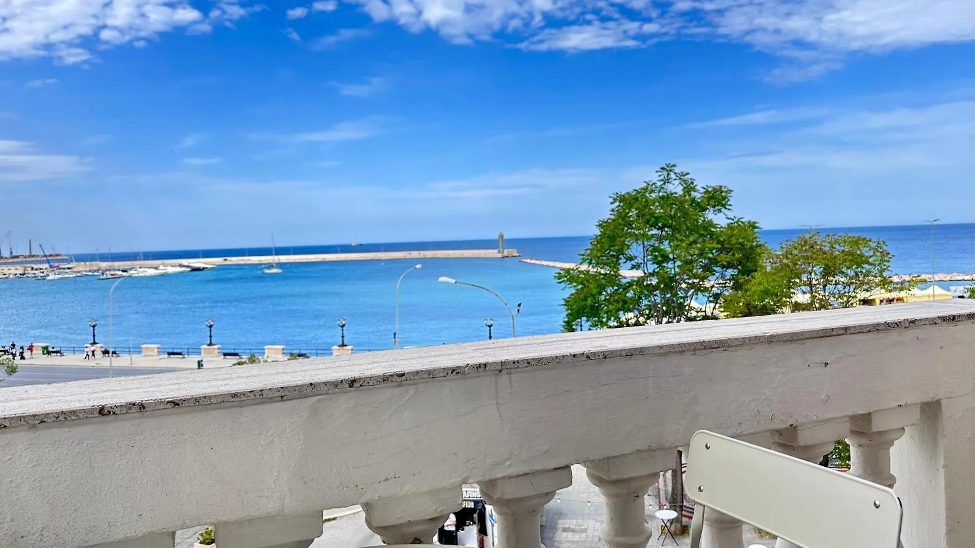 Luxury Eugy Suite - City Center & Seaview Bari