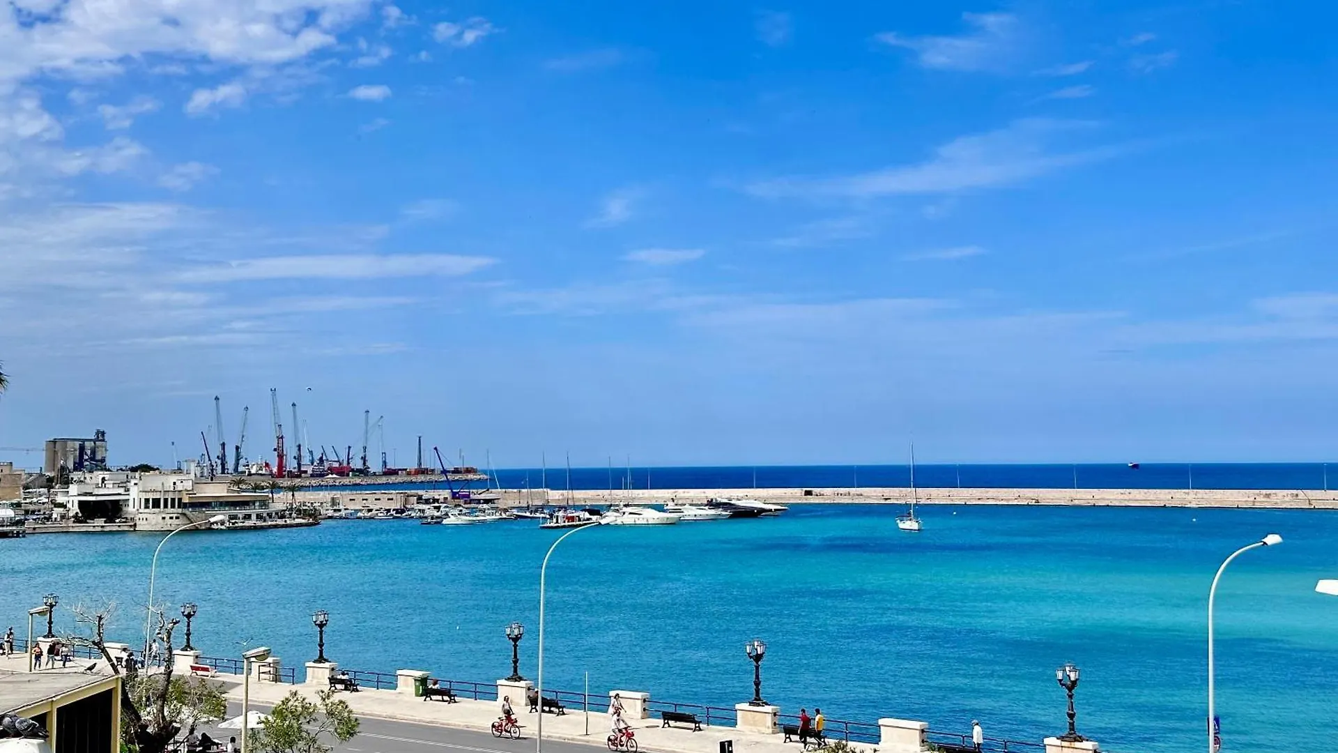 Luxury Eugy Suite - City Center & Seaview Bari